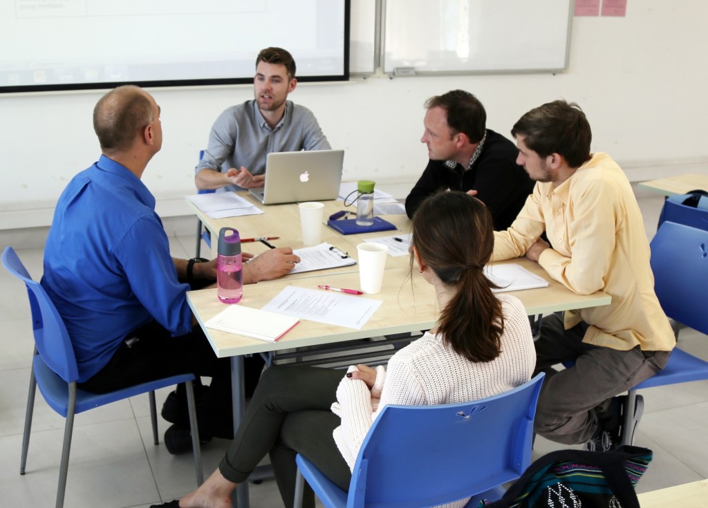 Tipe Dosen super sibuk