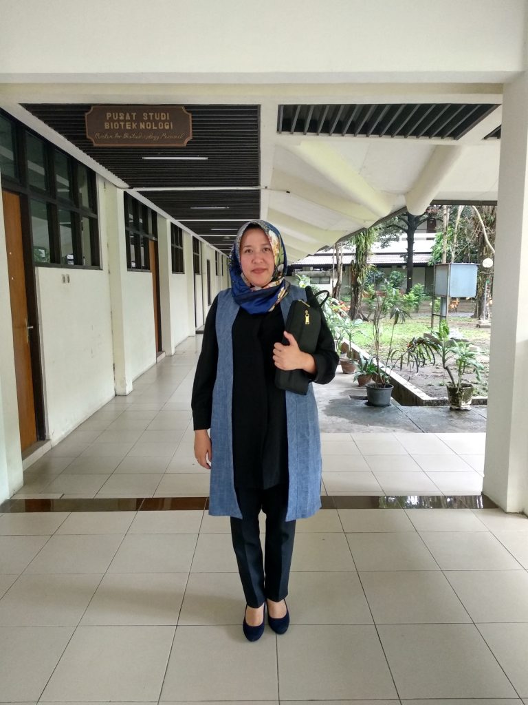 Ulya Niami Efrina Jamson, Dosen Muda yang Aktif dan Progresif