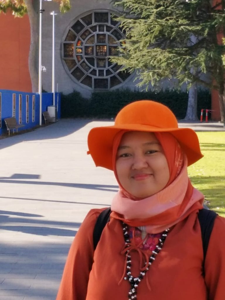 Zulfatun Ni’mah, Dosen Bidang Hukum dalam Pusaran Agama Islam